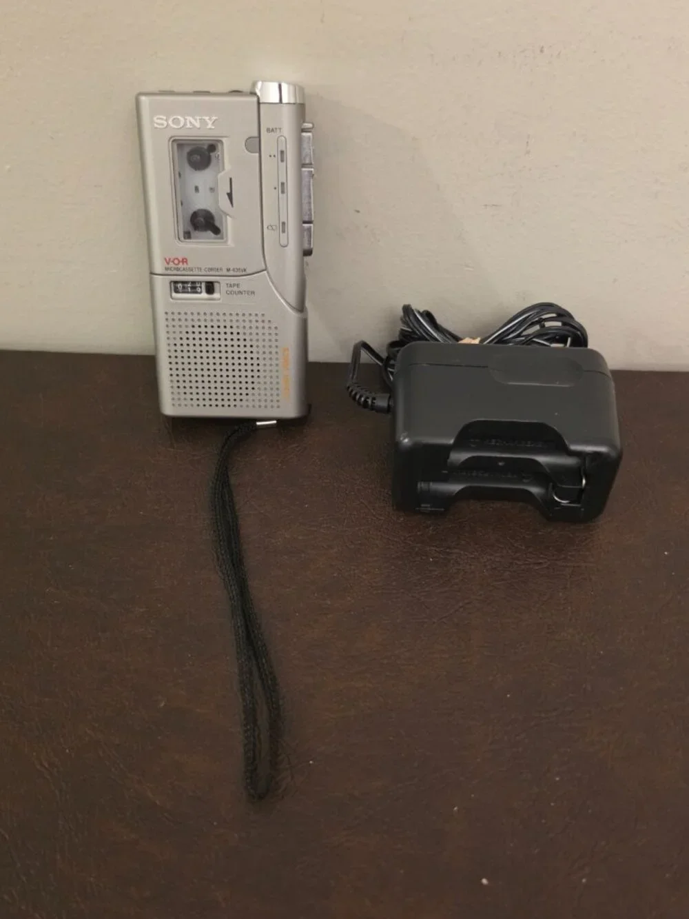 Vintage/Rare Sony V-O-R Microcassette-Corder M-635VK